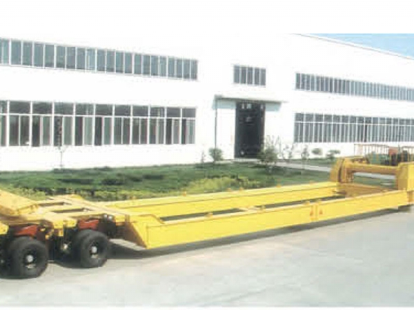 大型罐體運(yùn)輸專用車