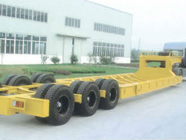 大型罐體運(yùn)輸專用車