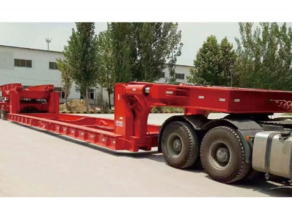 大型罐體運(yùn)輸專用車